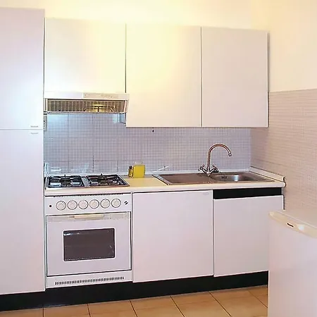 Studio In Ortonovo Apartmán *
